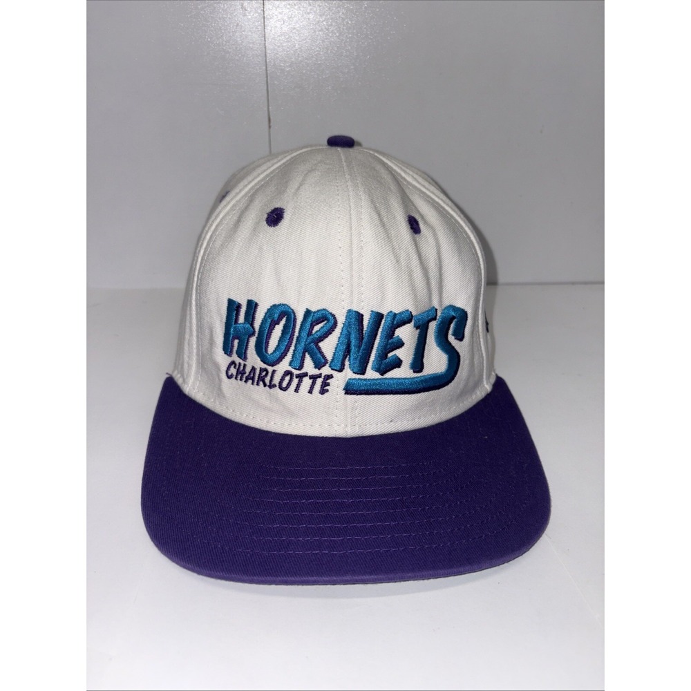 Vintage Charlotte Hornets‎ NBA x Adidas - Purple/Blue Snapback Hat